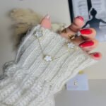 ⁦flower vanclief necklace⁩ - الصورة ⁦2⁩