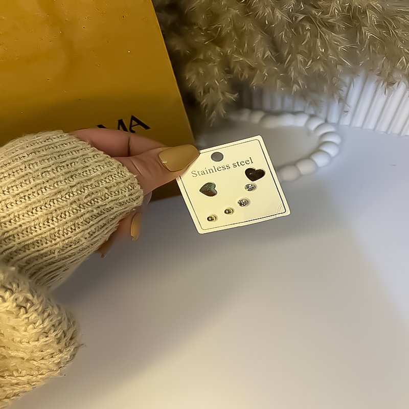 IMG_20250531_002625_084 انسيال سلسلة يد استانلس خاتم دهب فضة حلق مجوهرات اكسسوارات