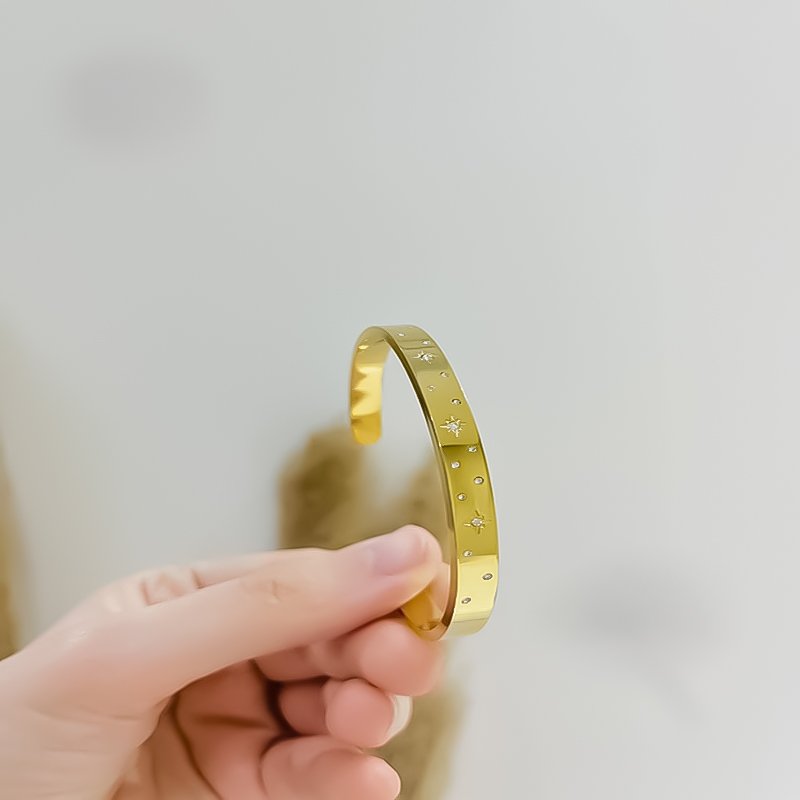 IMG_20250612_051959_179 انسيال سلسلة يد استانلس خاتم دهب فضة حلق مجوهرات اكسسوارات