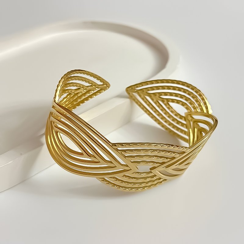 IMG_20250621_232706_894 انسيال سلسلة يد استانلس خاتم دهب فضة حلق مجوهرات اكسسوارات