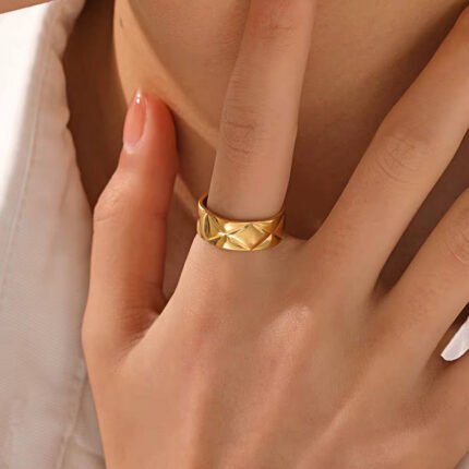 انسيال سلسلة يد استانلس خاتم دهب فضة حلق مجوهرات اكسسوارات