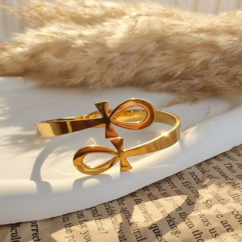 IMG_20251203_163801_958 انسيال سلسلة يد استانلس خاتم دهب فضة حلق مجوهرات اكسسوارات